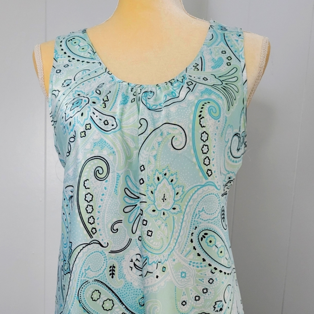 Pretty Paisley Comfy Sleeveless Top